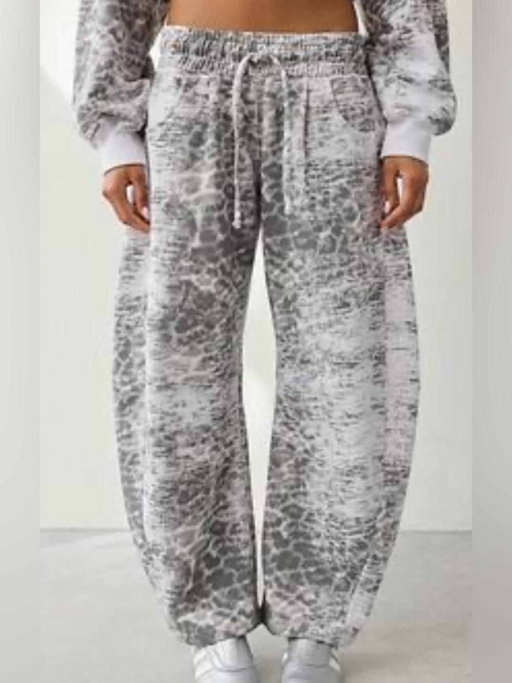 Urban Outfitters Out From Under Essential Barrel Leg Full Length Sweatpants